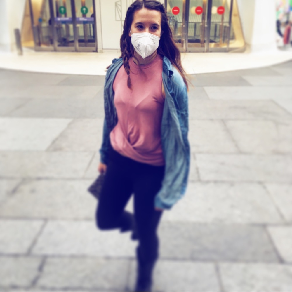 Meet your Posher, Larissa